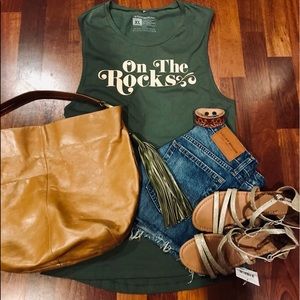 TX HUMOR Whiskey Graphic "On The Rocks" Tank Top Tee Shirt XL Olive Gree…